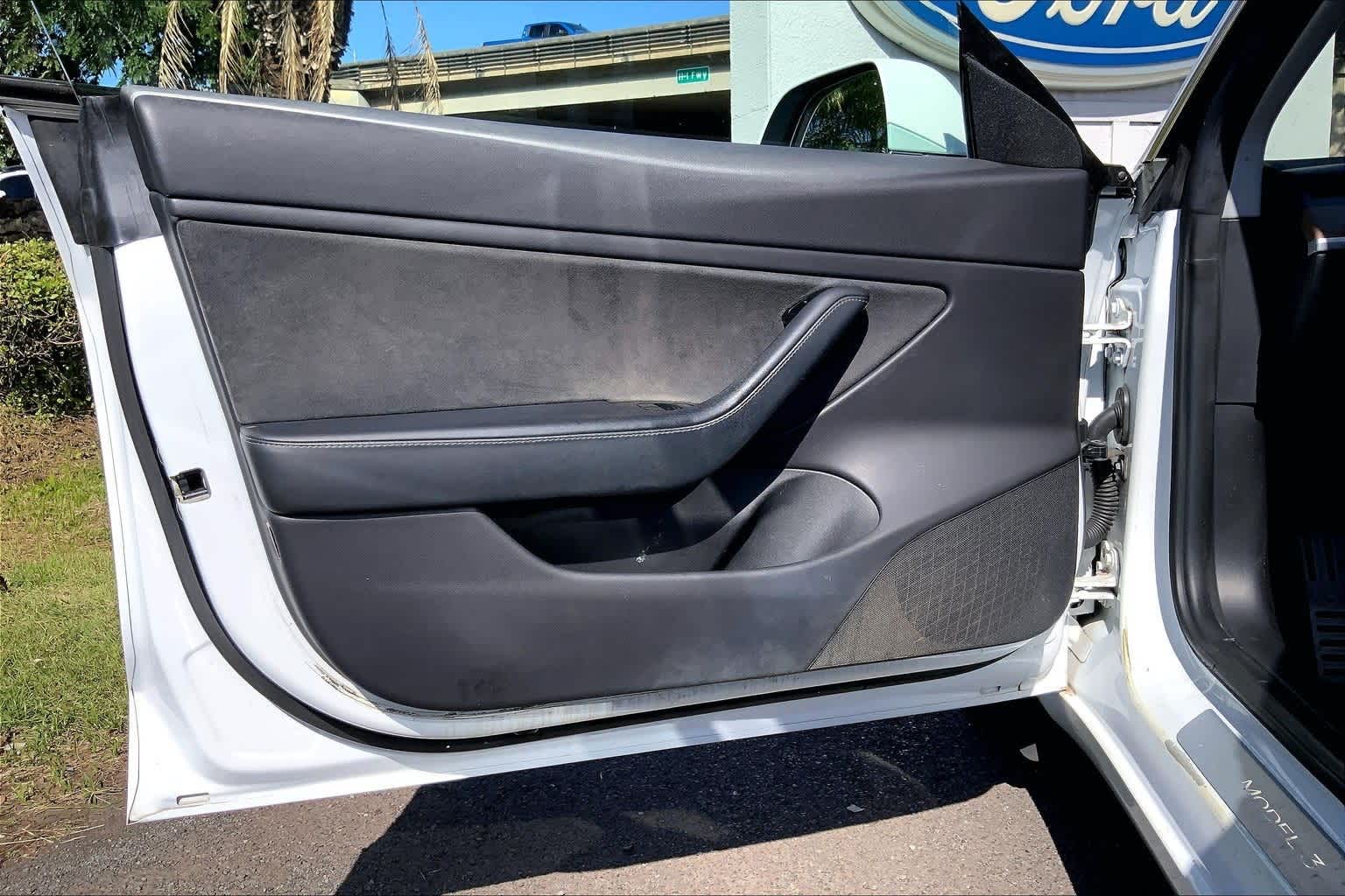 Thumbnail: 2019 Tesla Model 3 - 27