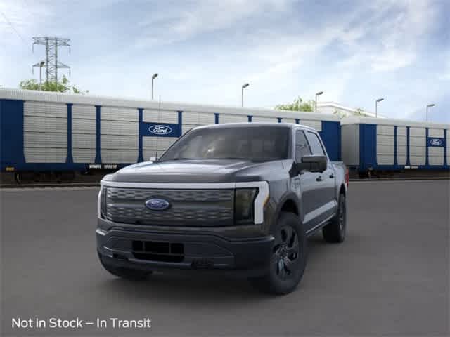 2023 Ford F-150 Lightning Lariat photo 2