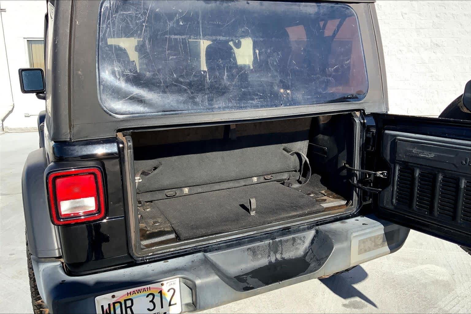 Thumbnail: 2020 Jeep Wrangler - 18