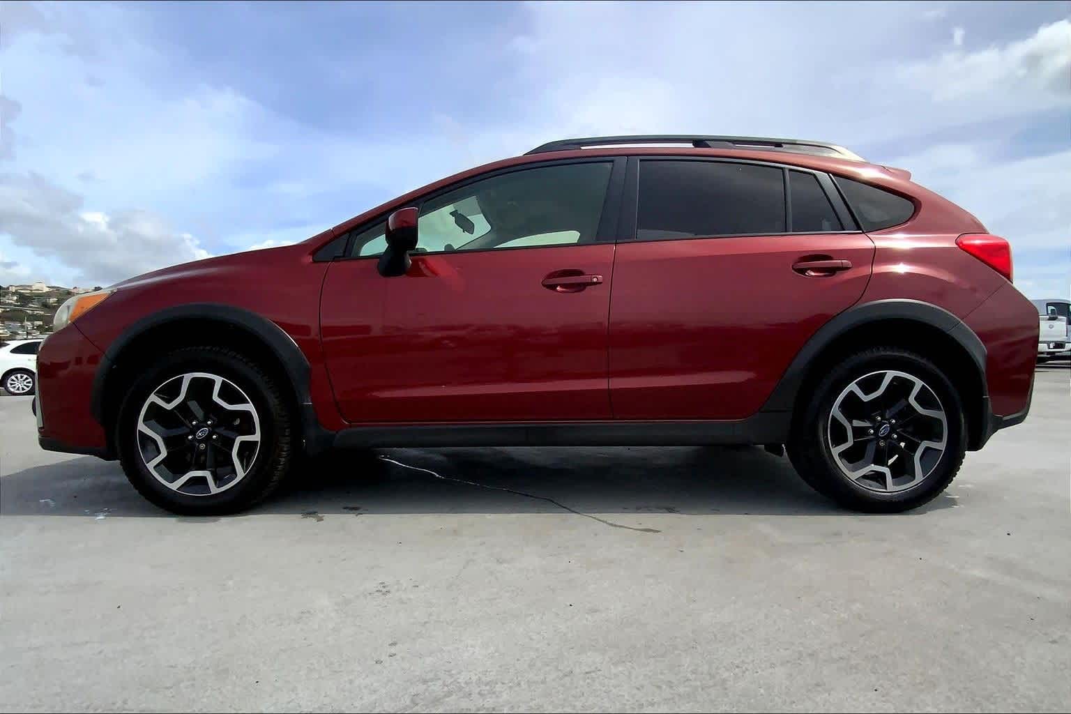 Thumbnail: 2017 Subaru Crosstrek - 3