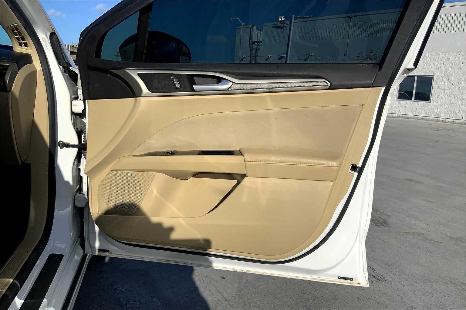 Thumbnail: 2016 Ford Fusion - 28