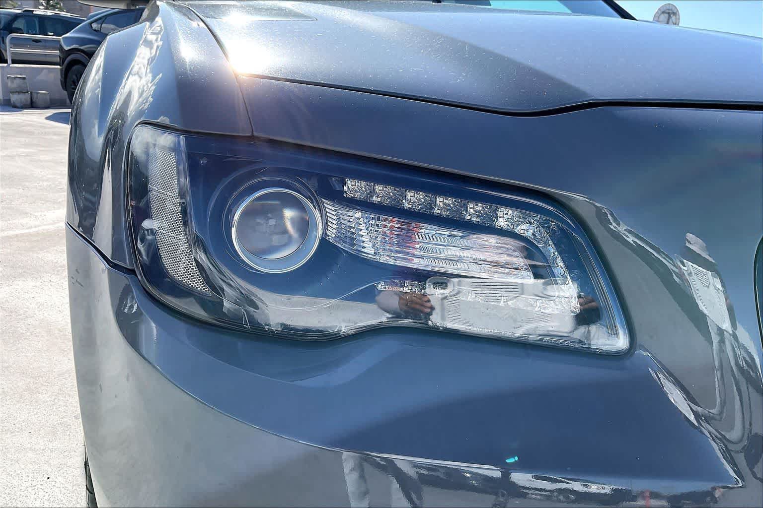 Thumbnail: 2019 Chrysler 300 - 31