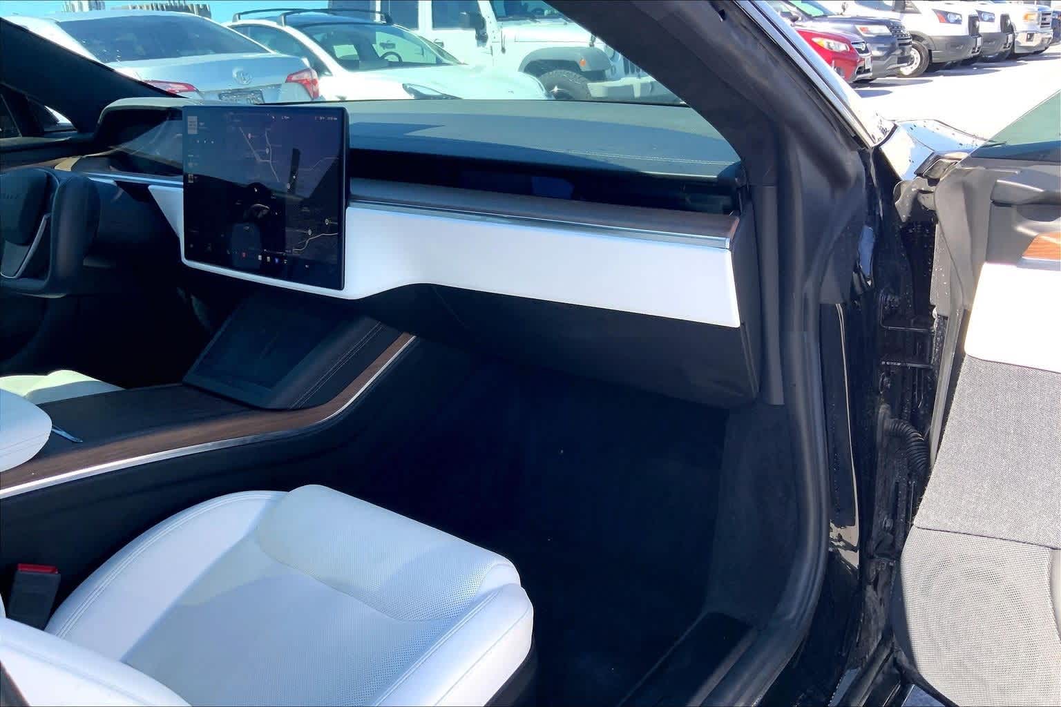 Thumbnail: 2022 Tesla Model S - 23