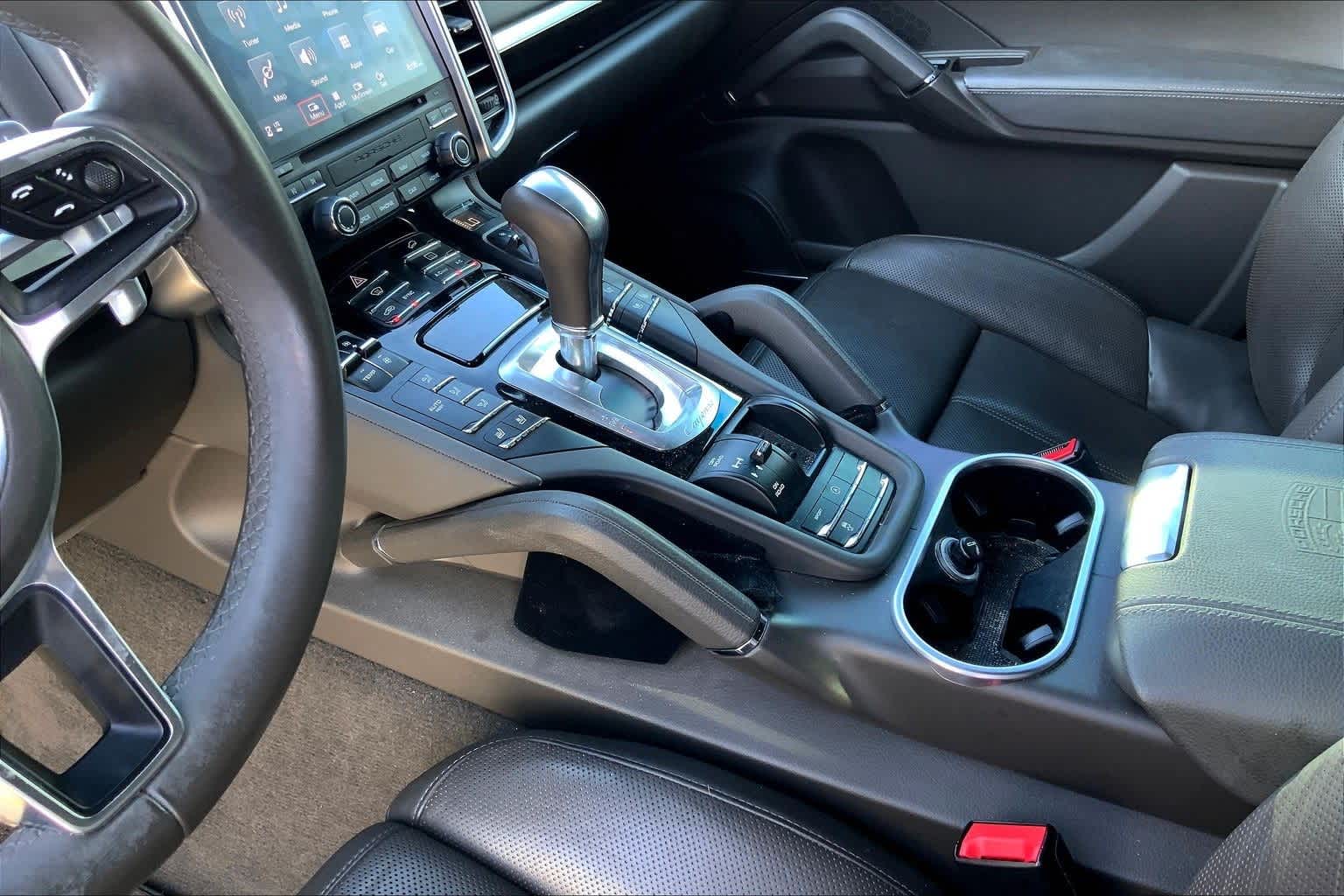 Thumbnail: 2018 Porsche Cayenne - 16