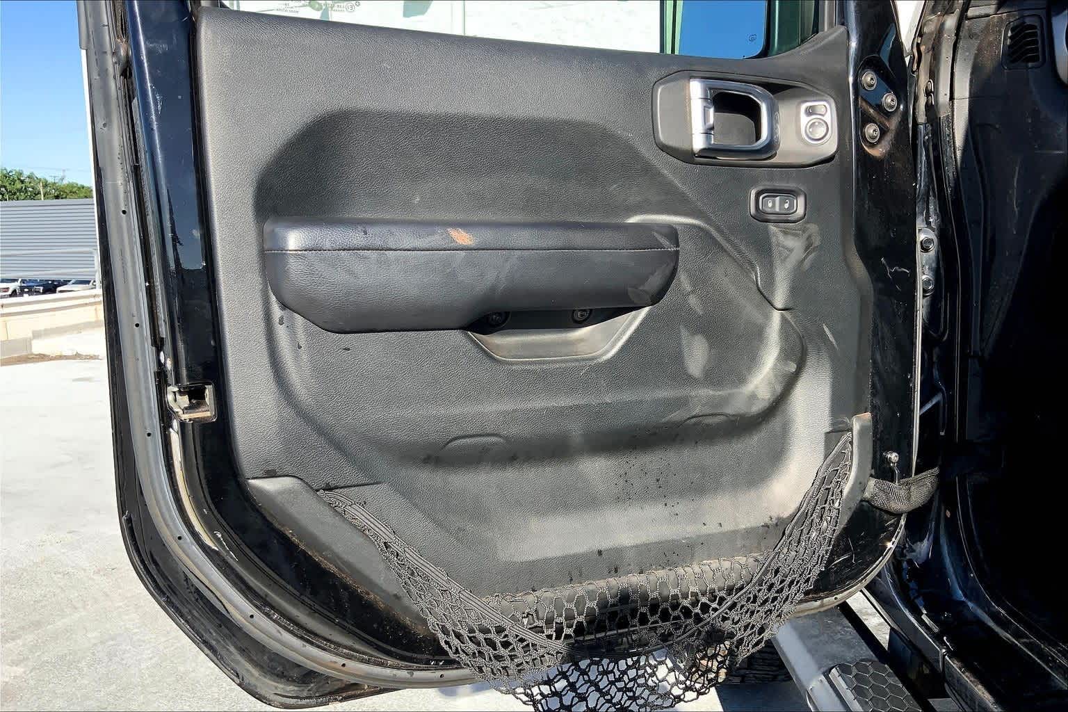 Thumbnail: 2020 Jeep Wrangler - 27