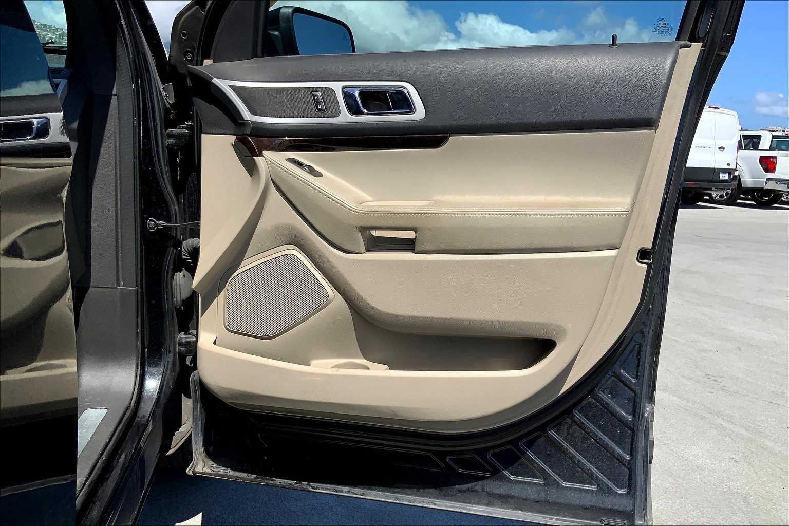 Thumbnail: 2014 Ford Explorer - 28