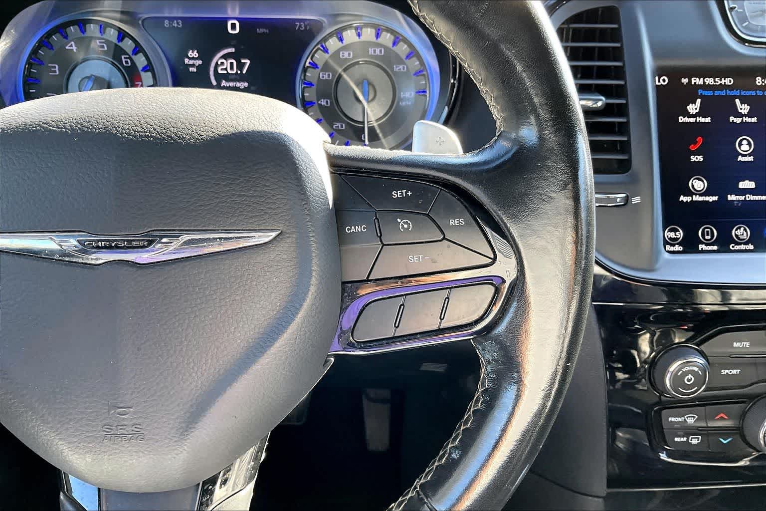 Thumbnail: 2019 Chrysler 300 - 25