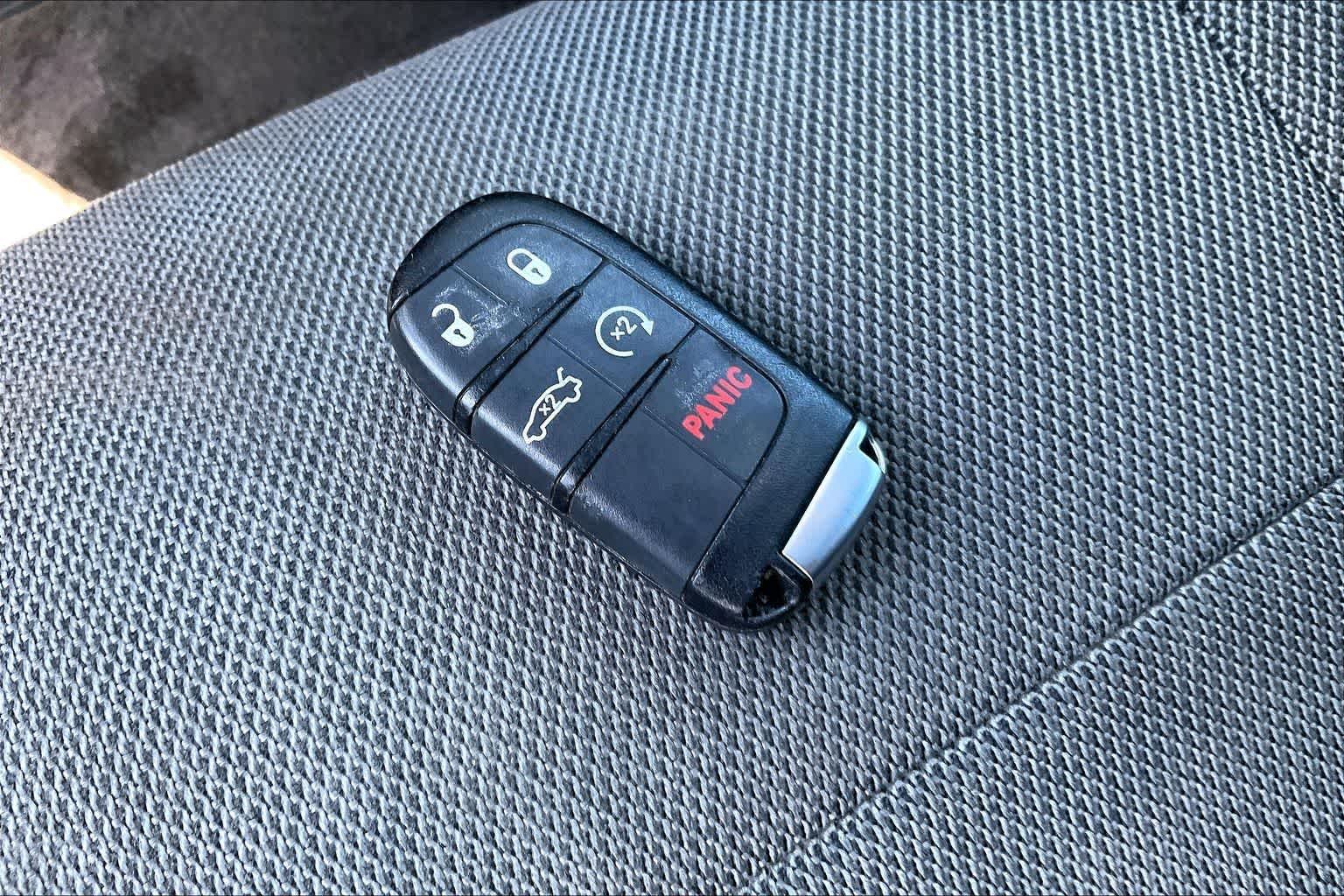 Thumbnail: 2015 Dodge Challenger - 18