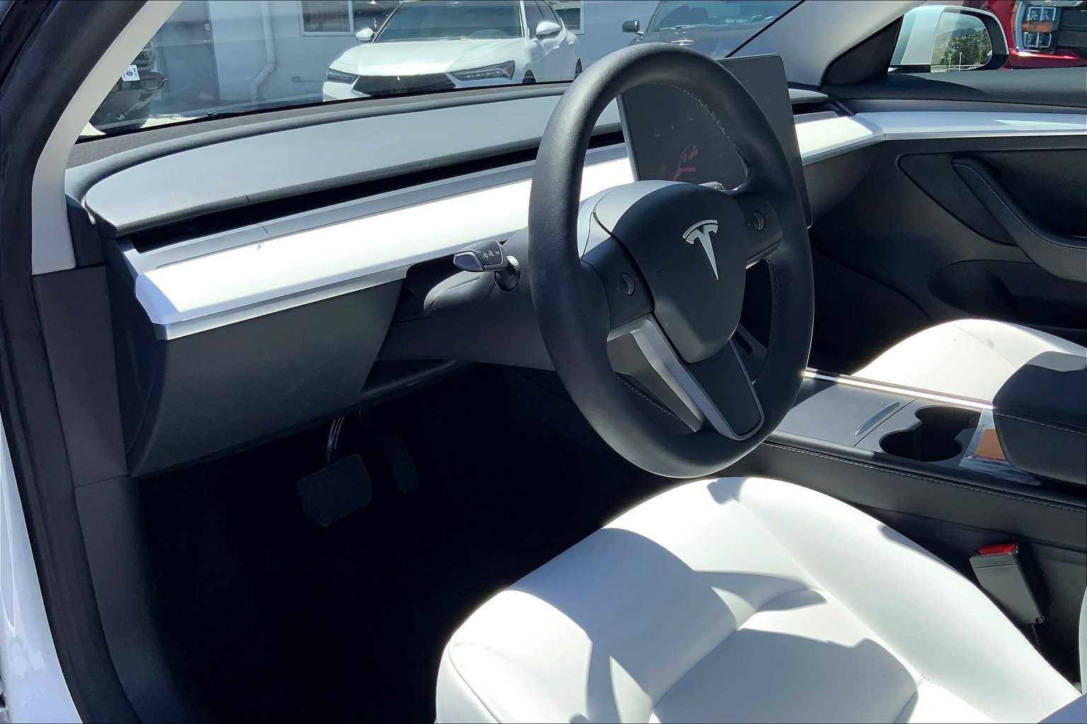 Thumbnail: 2023 Tesla Model 3 - 2