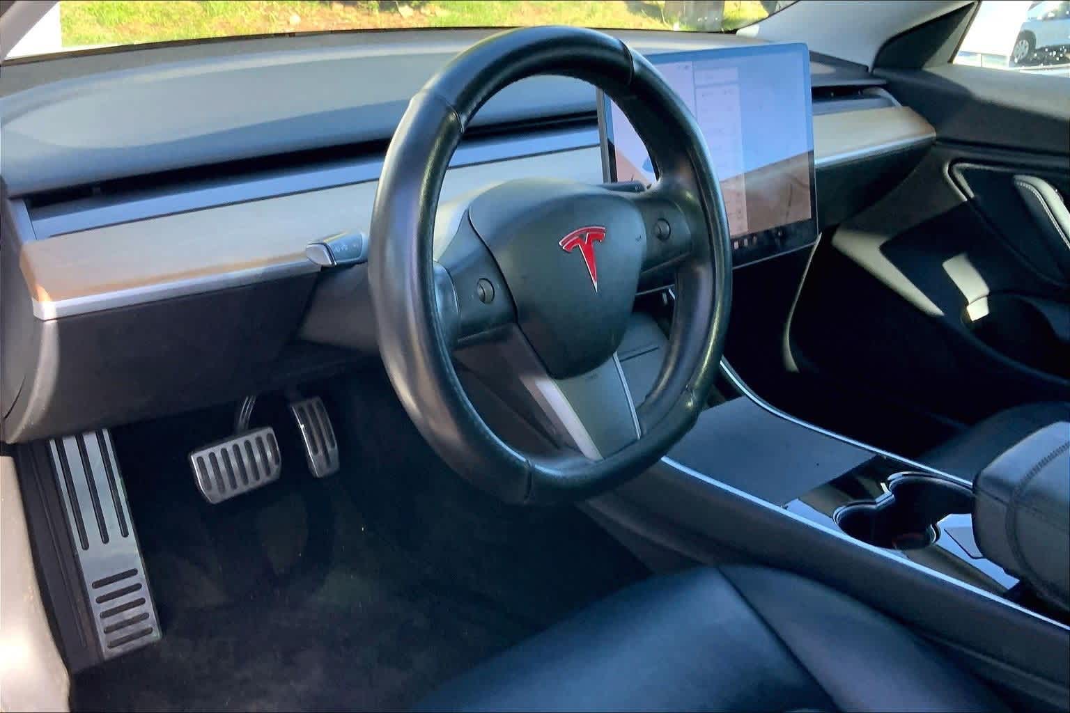 Thumbnail: 2019 Tesla Model 3 - 2