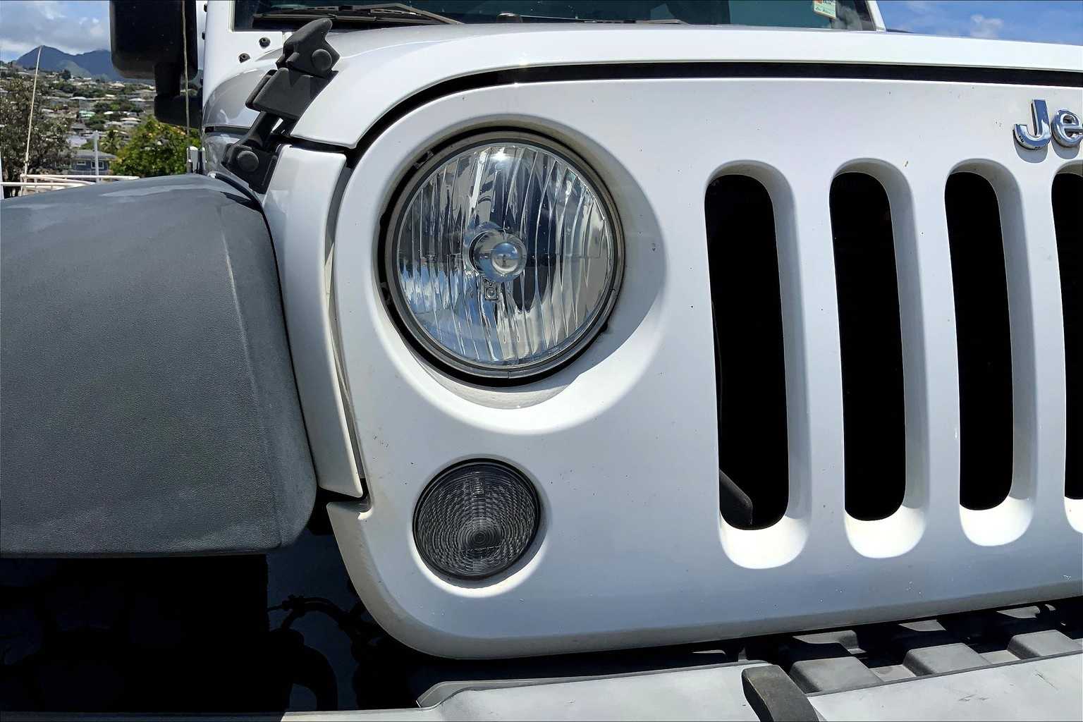 Thumbnail: 2016 Jeep Wrangler - 31