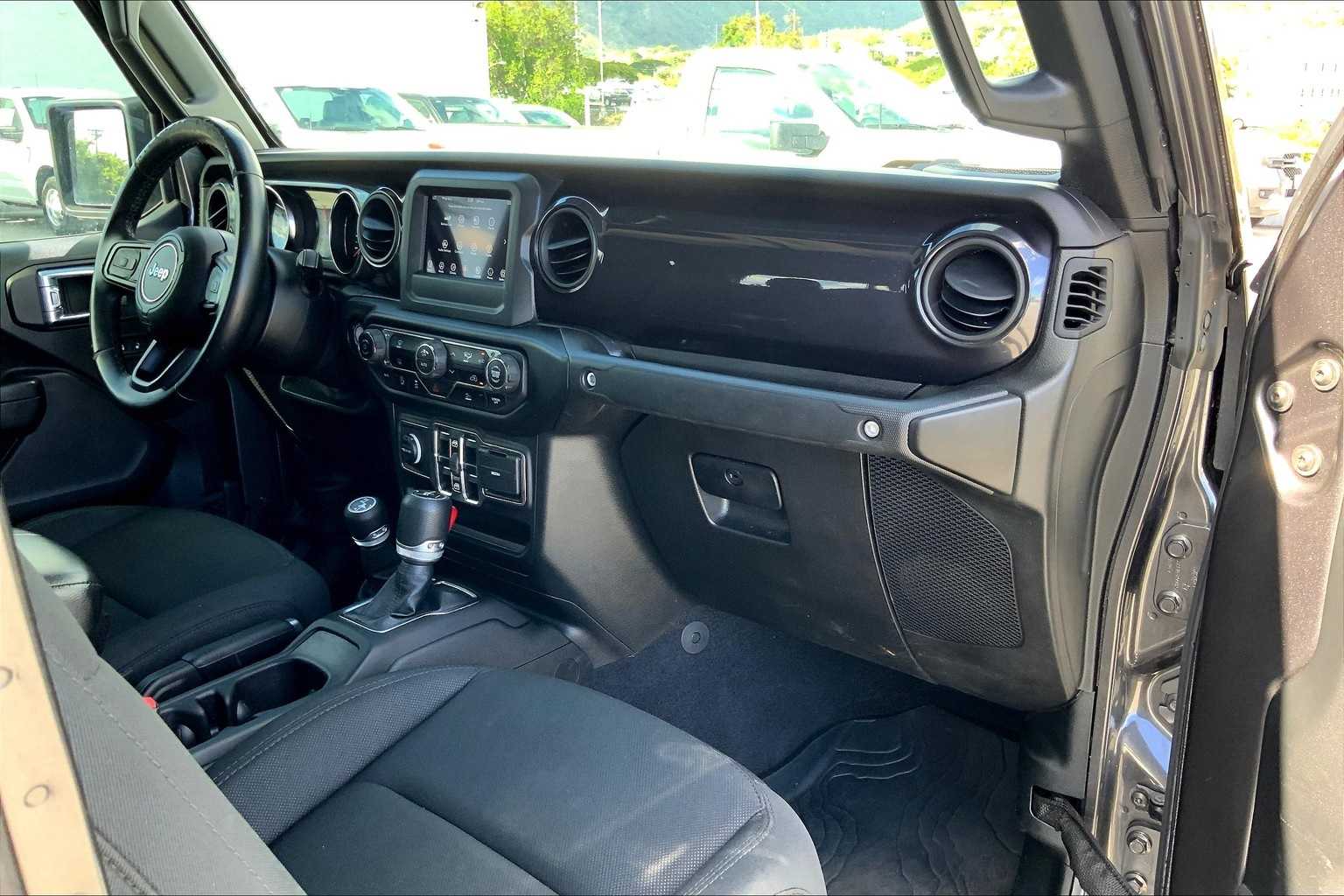 Thumbnail: 2021 Jeep Gladiator - 23