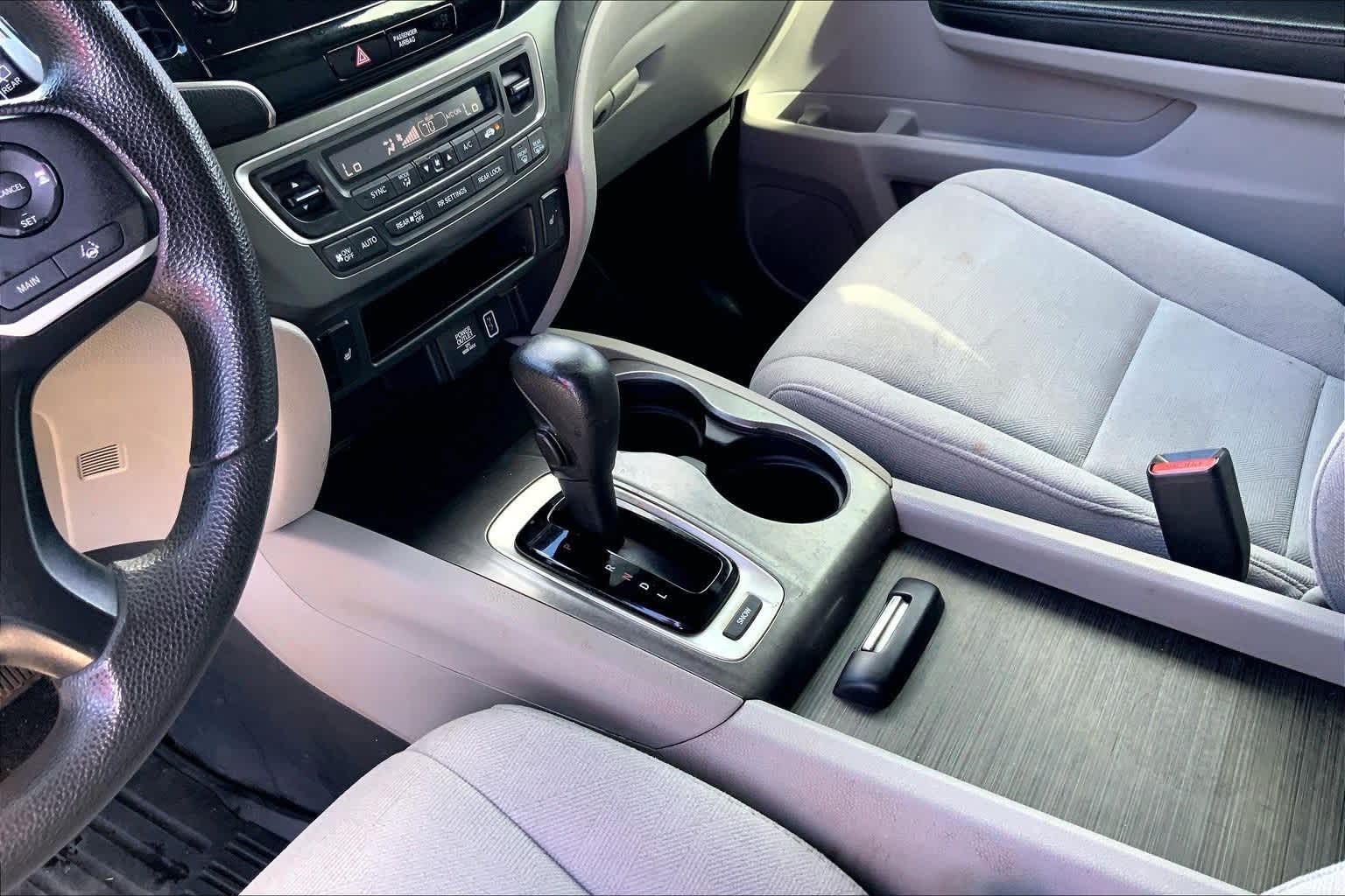 Thumbnail: 2020 Honda Pilot - 16