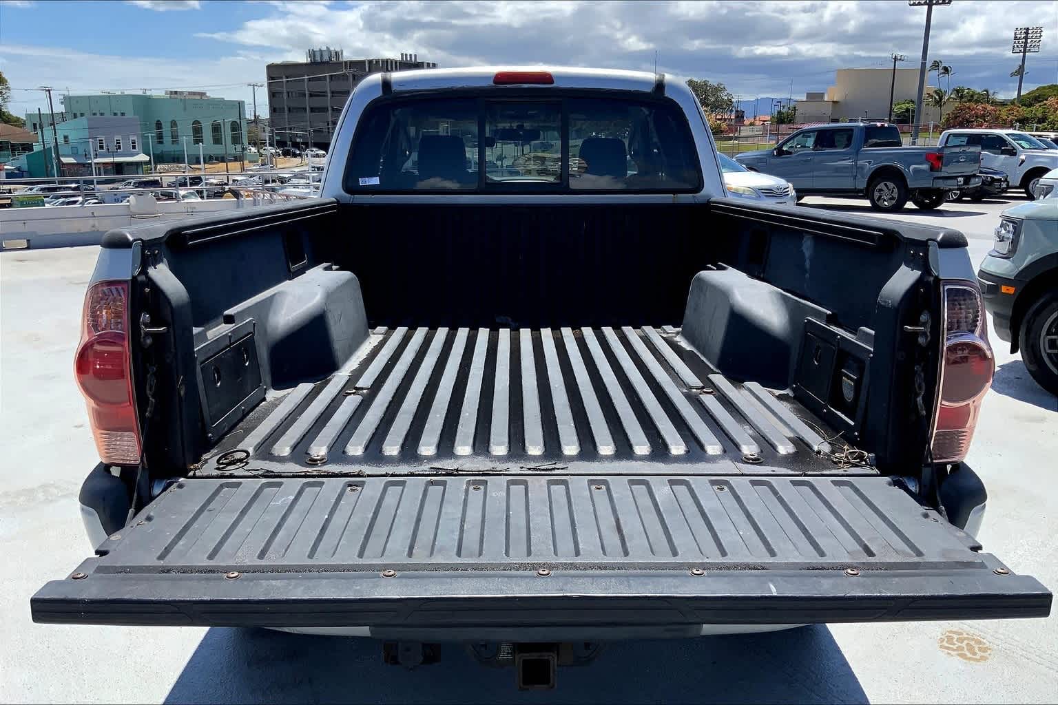 Thumbnail: 2005 Toyota Tacoma - 18