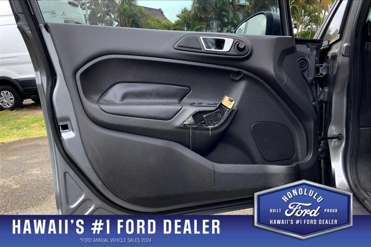 2014 Ford Fiesta Titanium 27