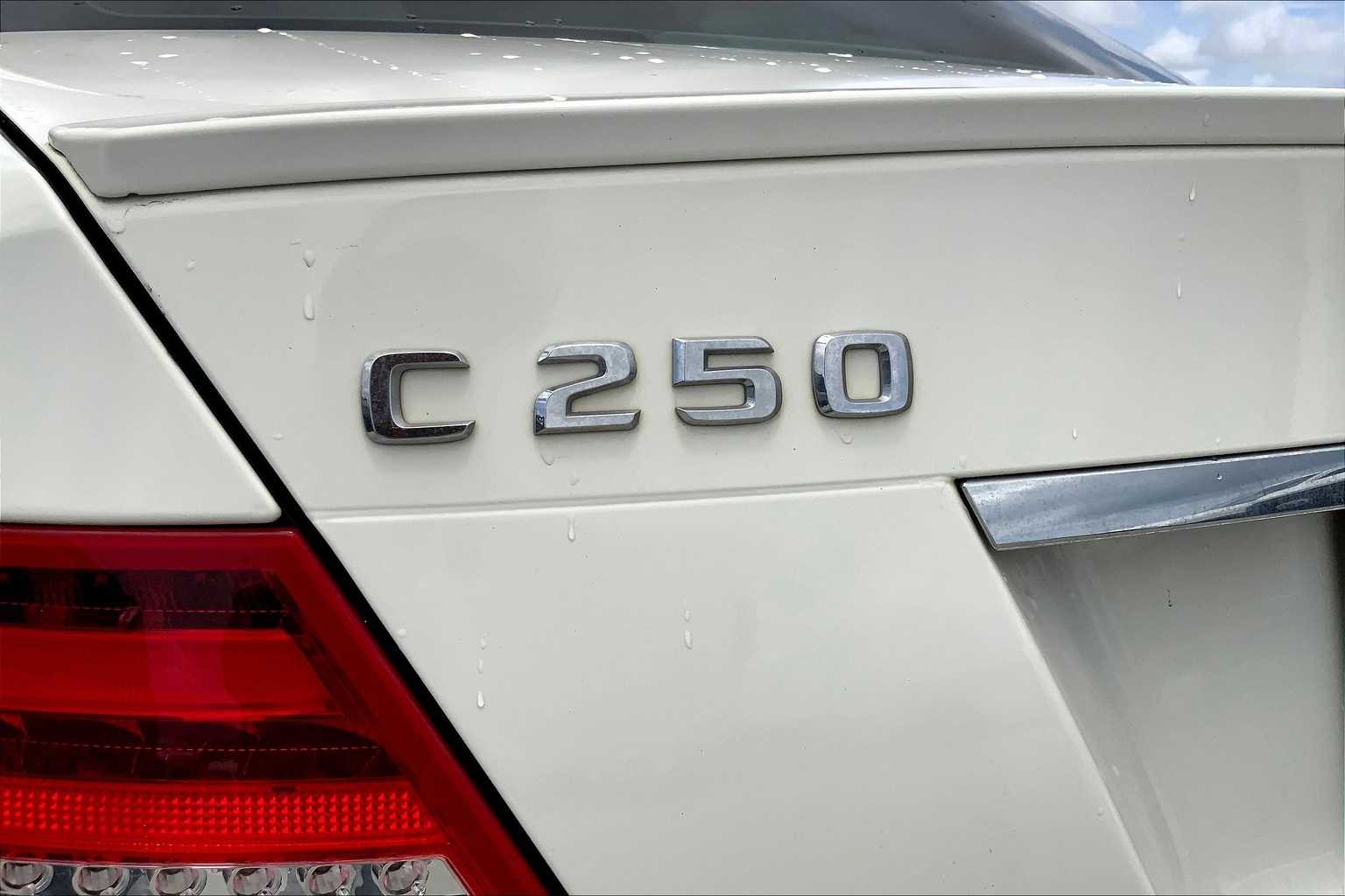 Thumbnail: 2012 Mercedes-Benz C-Class - 7