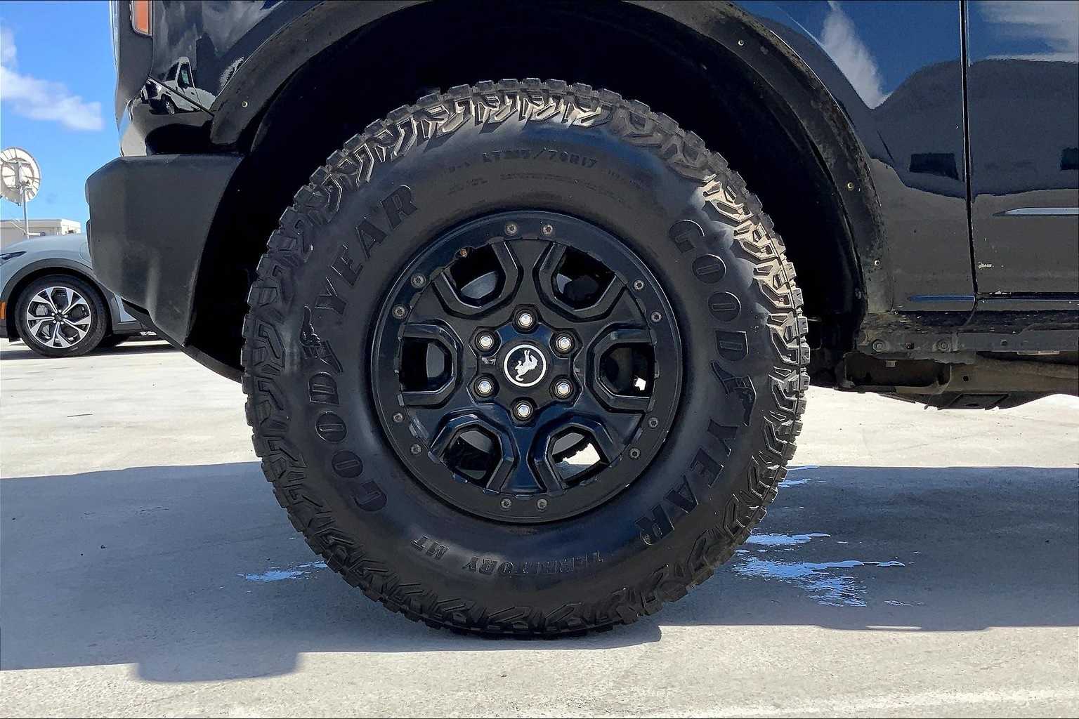 Thumbnail: 2022 Ford Bronco - 8