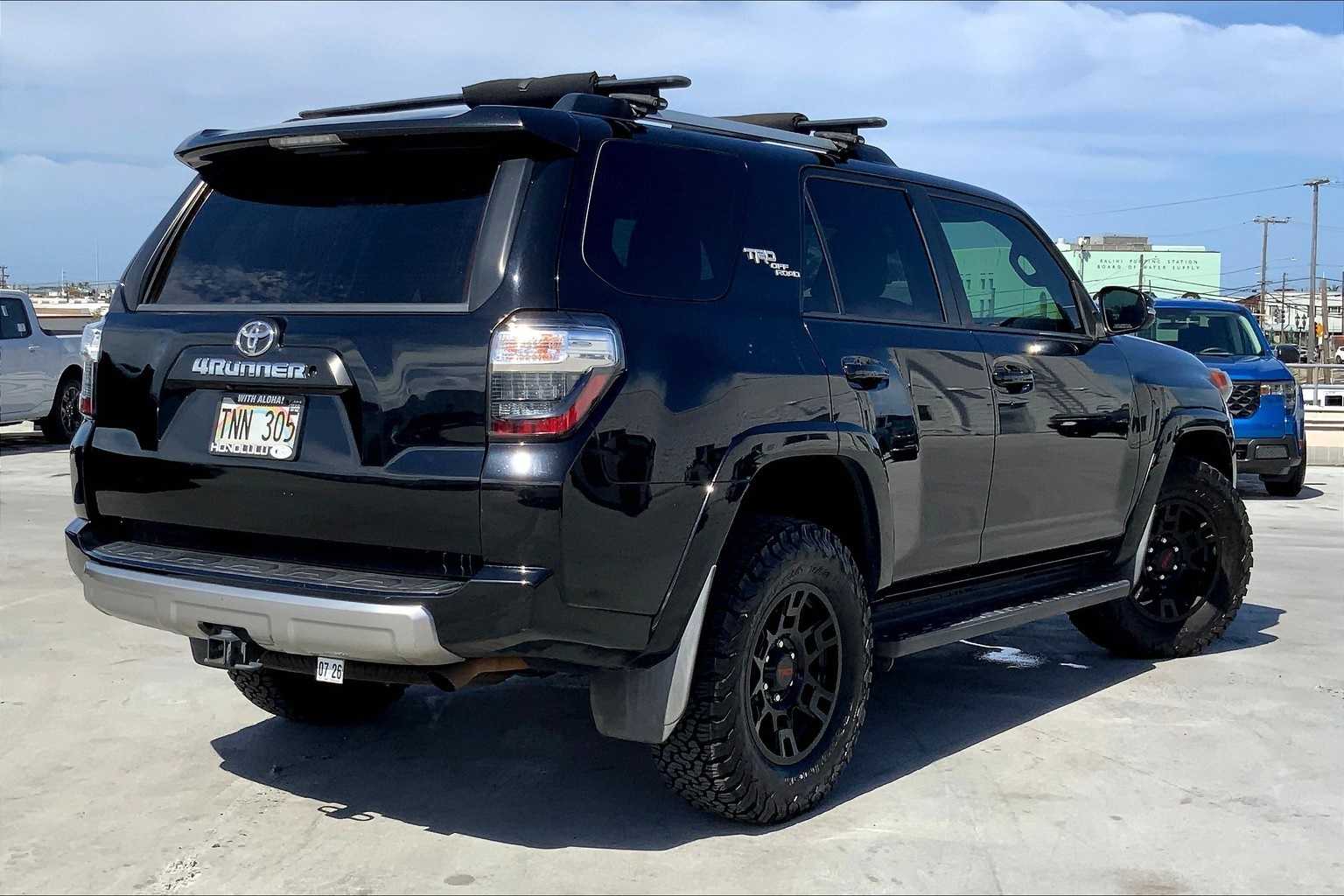 Thumbnail: 2018 Toyota 4Runner - 22