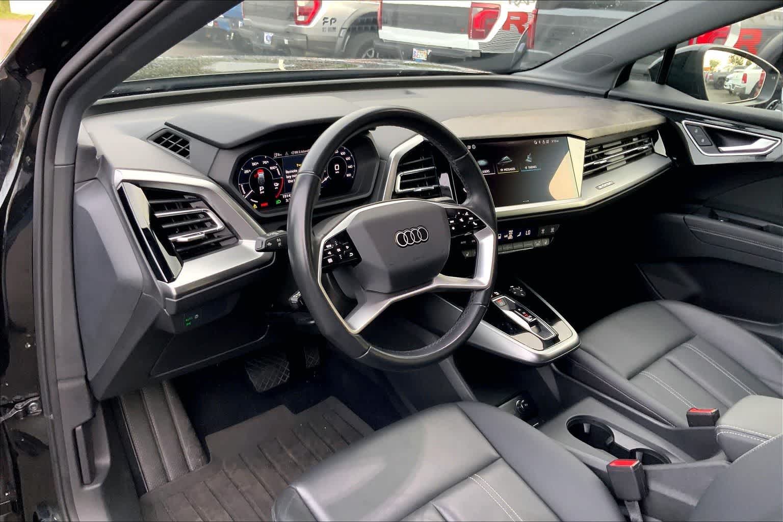 Thumbnail: 2024 Audi Q4 e-tron - 2