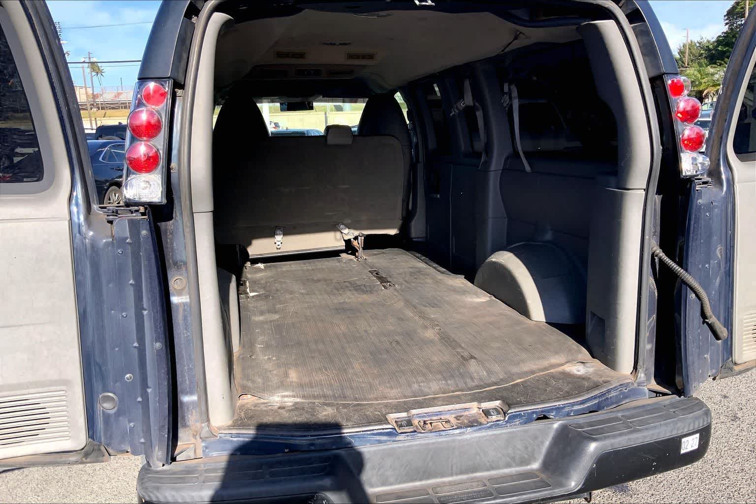 Thumbnail: 2011 Chevrolet Express - 18