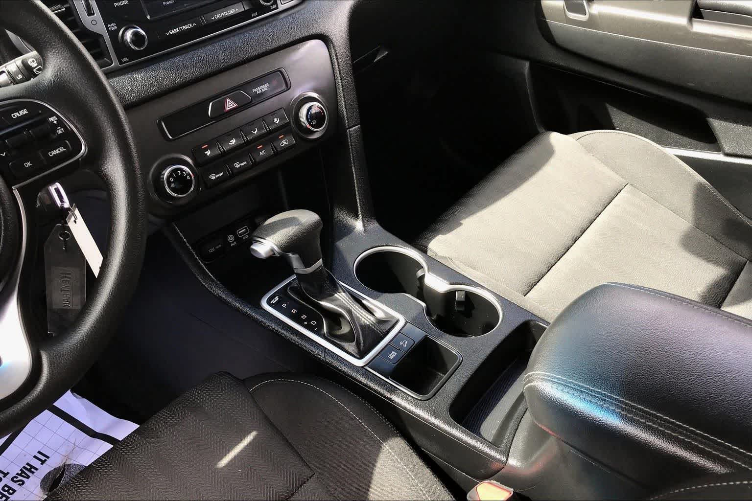 Thumbnail: 2017 Kia Sportage - 19