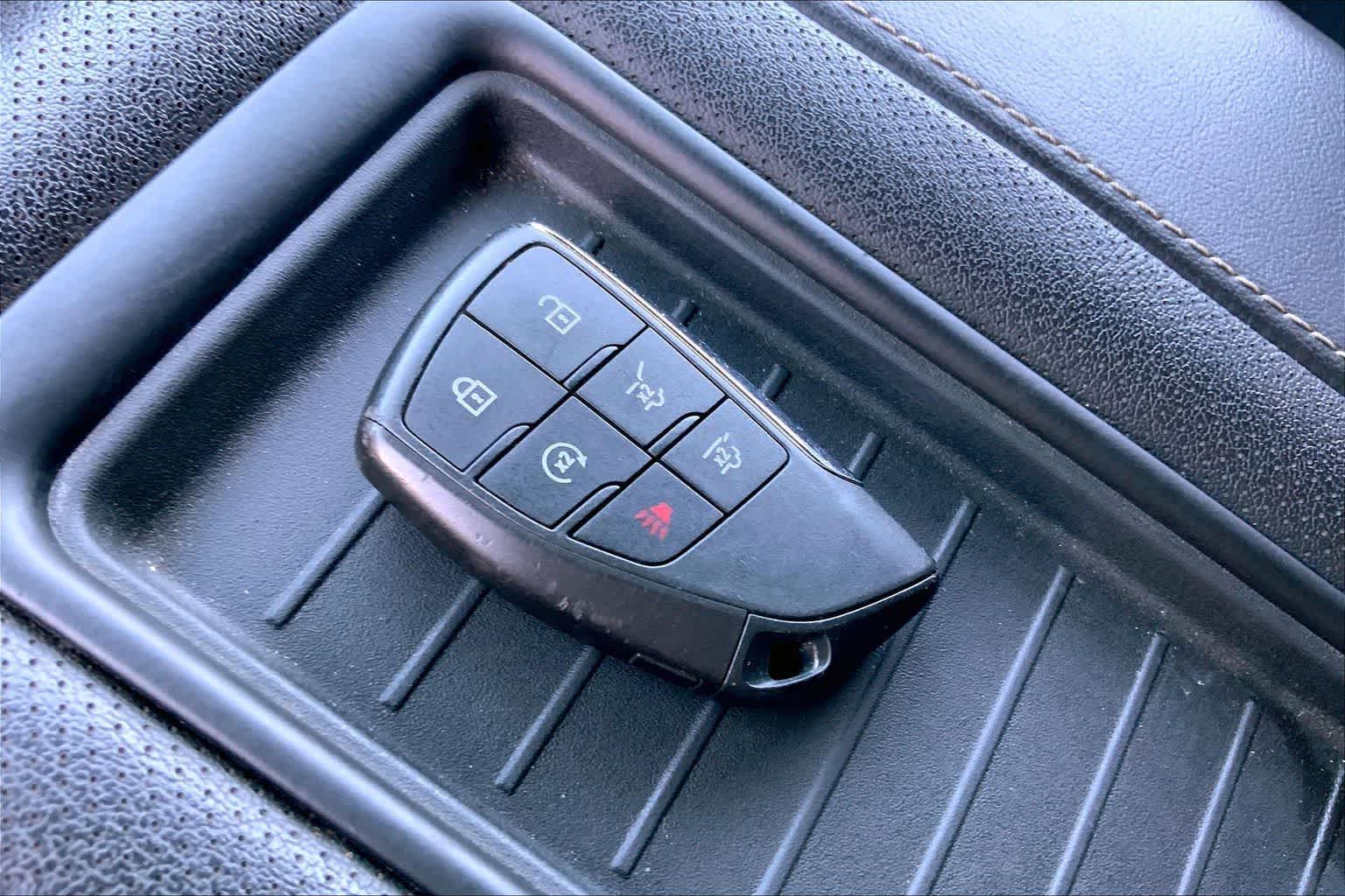 Thumbnail: 2022 GMC Yukon XL - 19