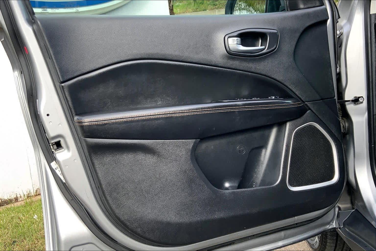 Thumbnail: 2020 Jeep Compass - 27