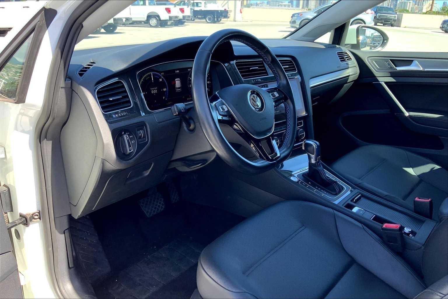 Thumbnail: 2019 Volkswagen e-Golf - 2