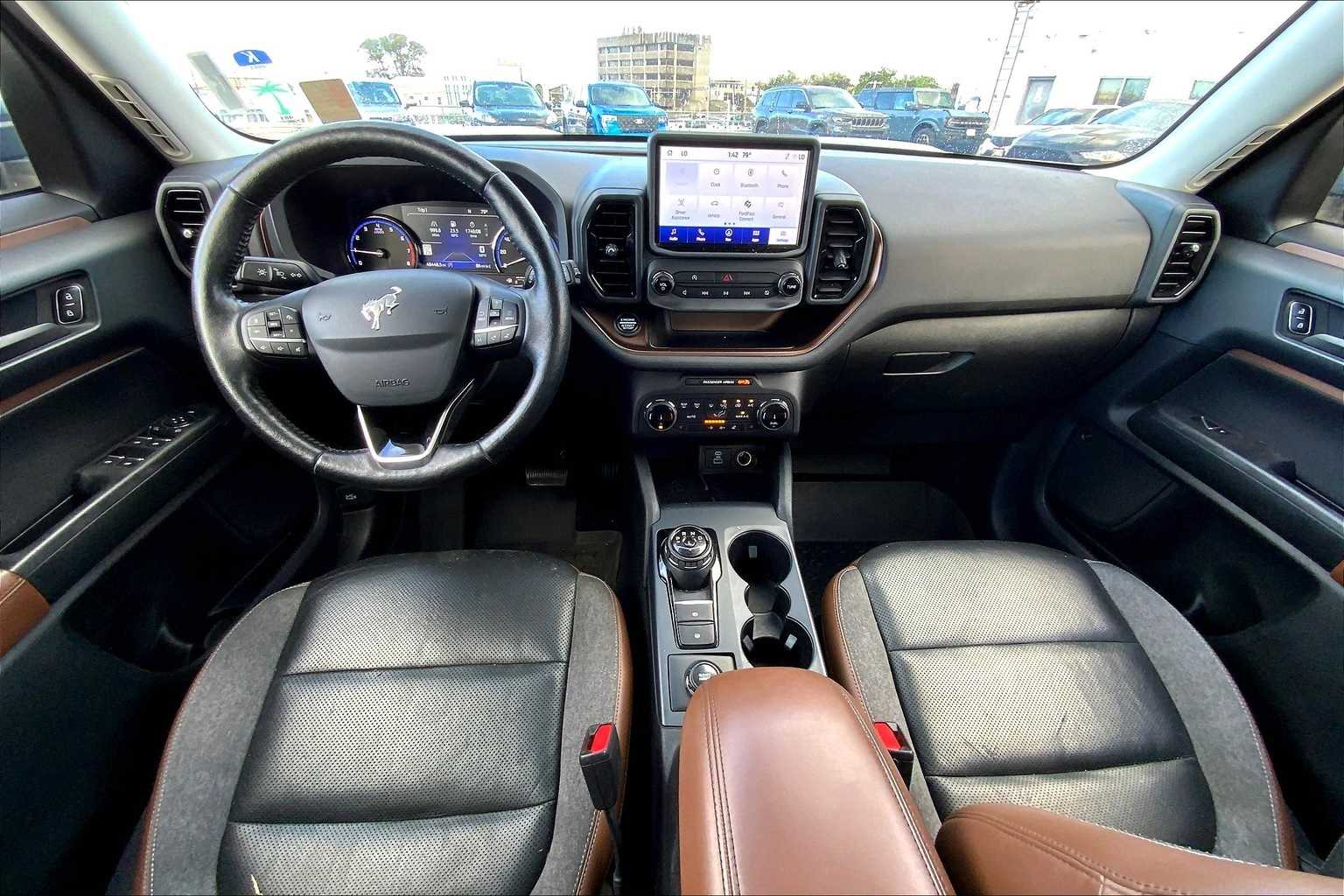 Thumbnail: 2022 Ford Bronco Sport - 10