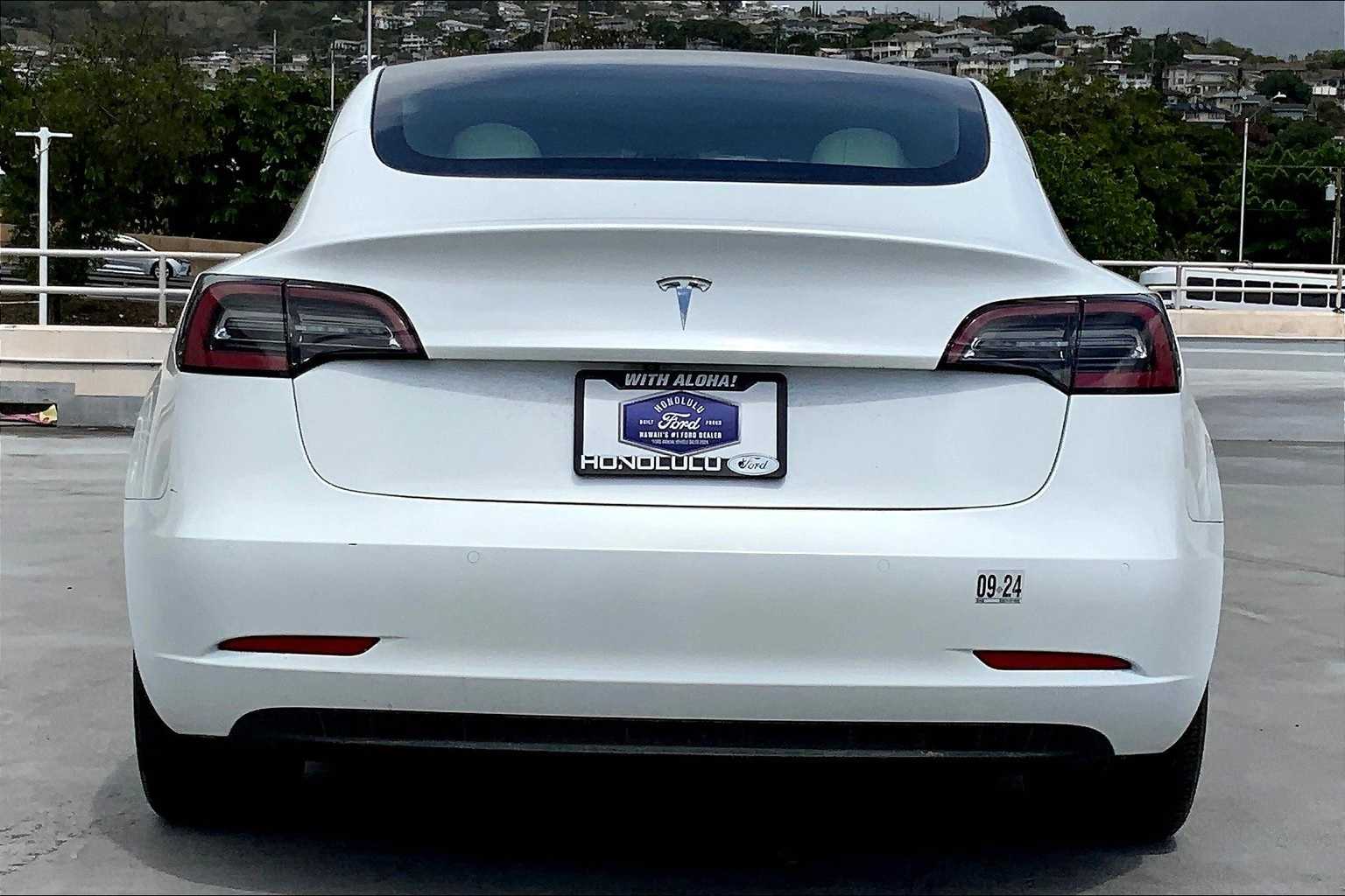 Thumbnail: 2022 Tesla Model 3 - 5