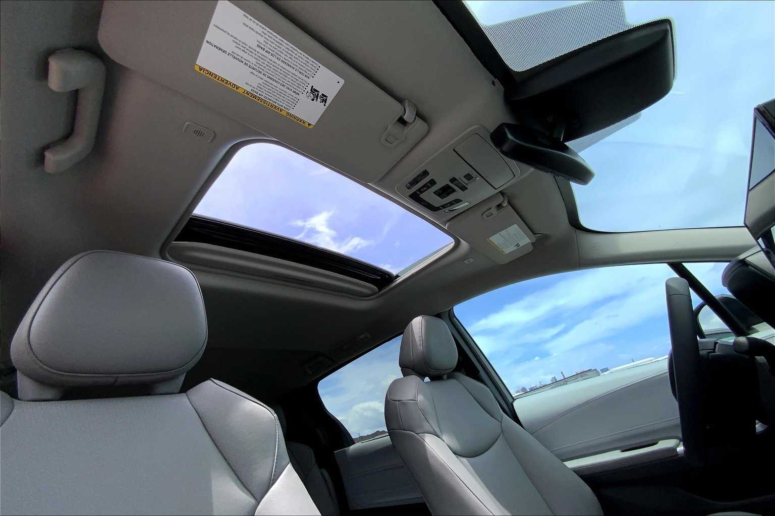 Thumbnail: 2025 Toyota Sienna - 30