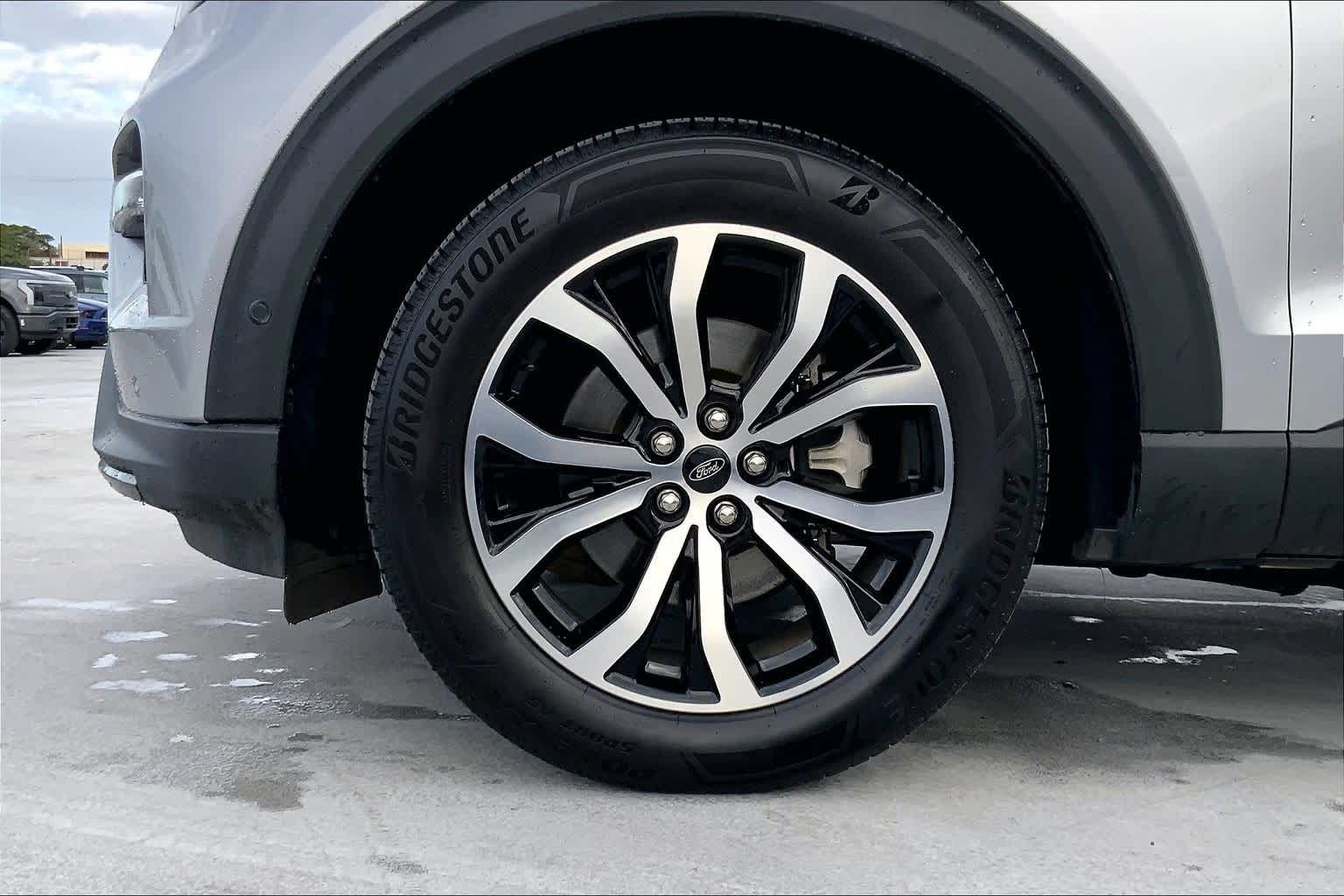 Thumbnail: 2021 Ford Explorer - 8