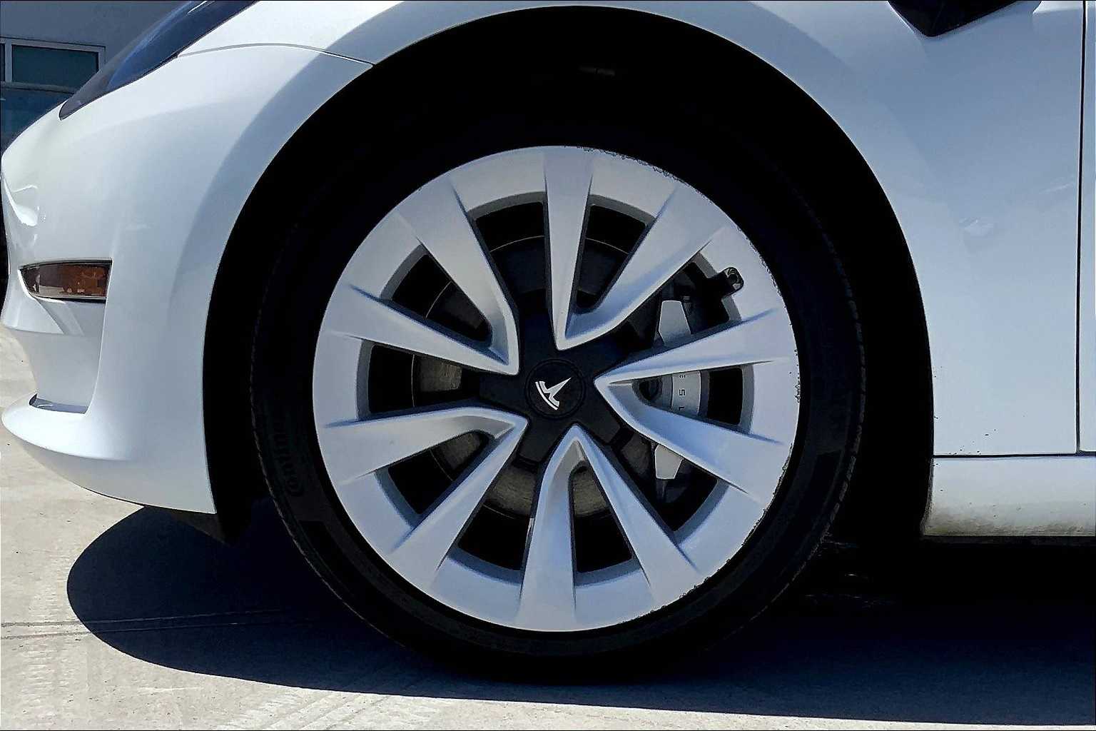 Thumbnail: 2023 Tesla Model 3 - 8