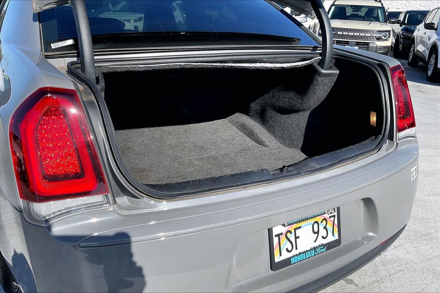 Thumbnail: 2019 Chrysler 300 - 18