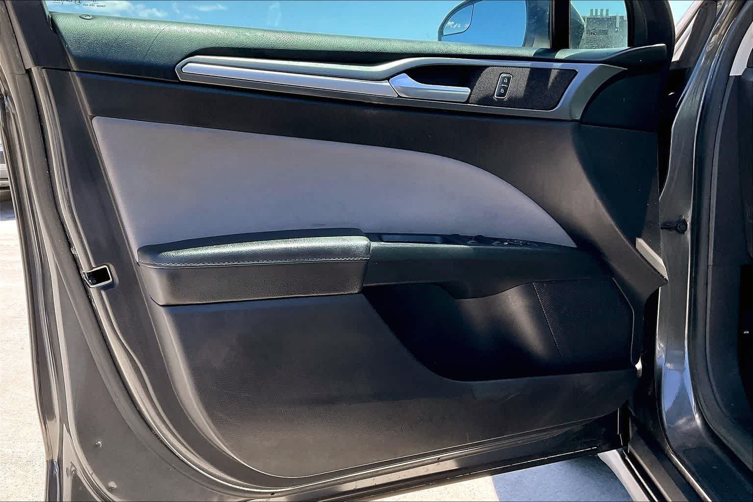 Thumbnail: 2016 Ford Fusion - 26
