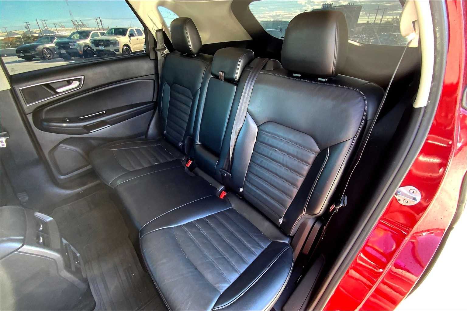 Thumbnail: 2015 Ford Edge - 29