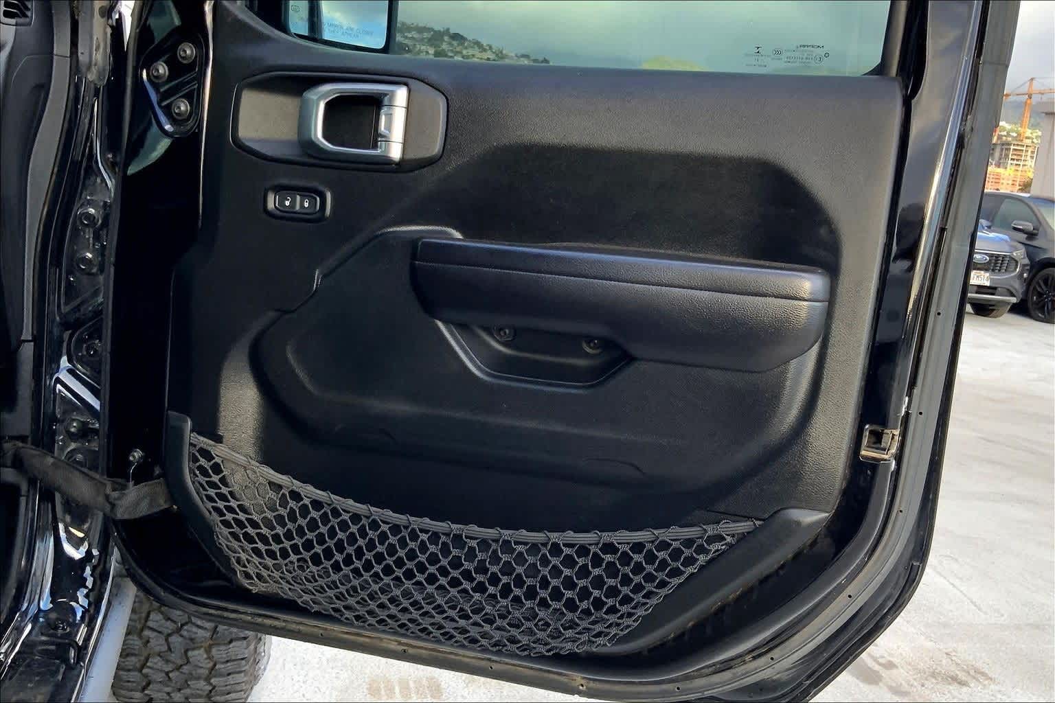 Thumbnail: 2021 Jeep Gladiator - 28