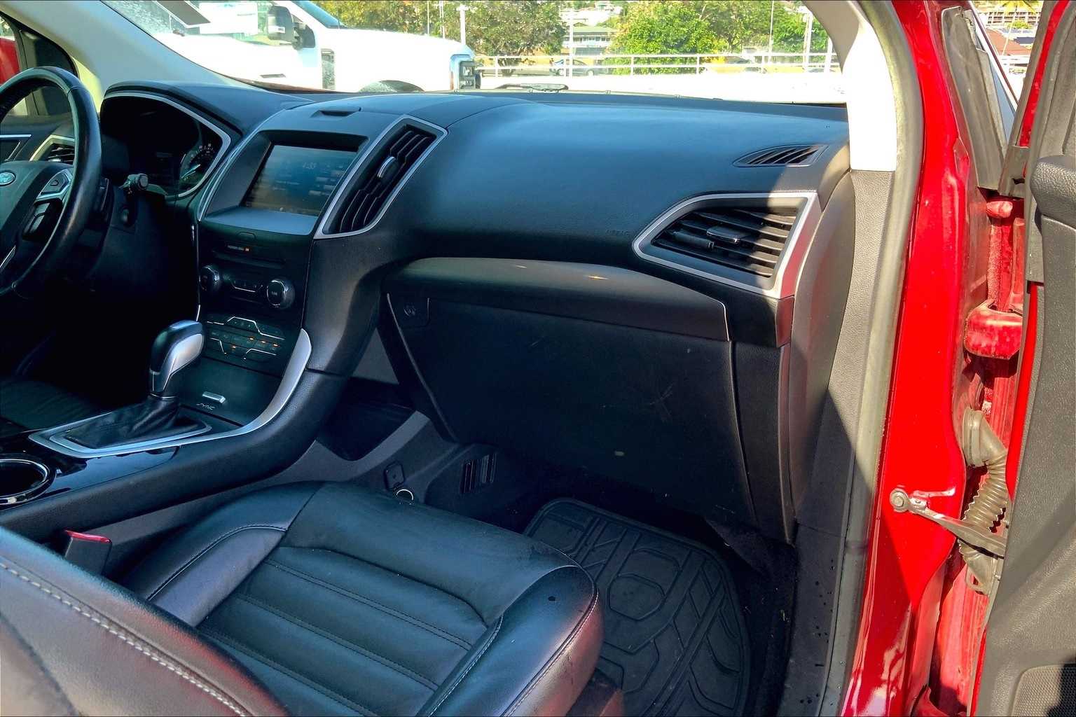 Thumbnail: 2015 Ford Edge - 23