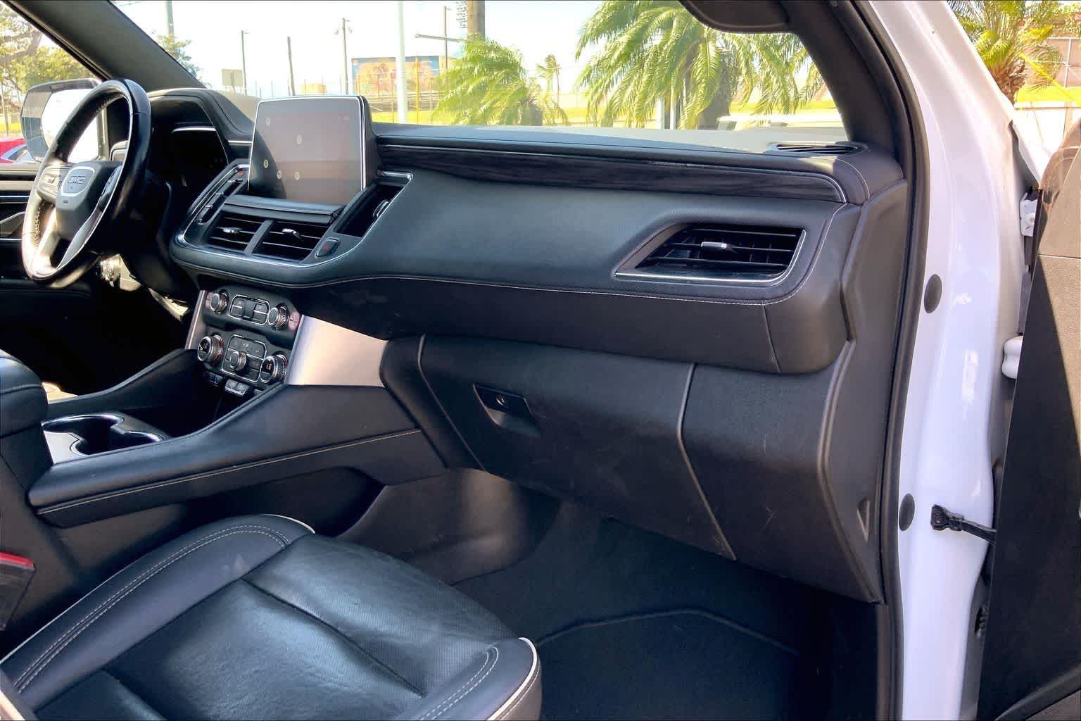 Thumbnail: 2022 GMC Yukon XL - 23