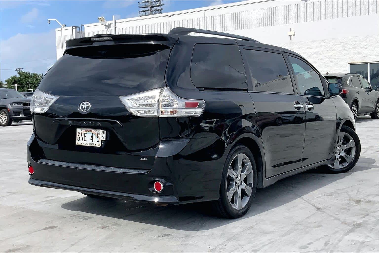 Thumbnail: 2015 Toyota Sienna - 22