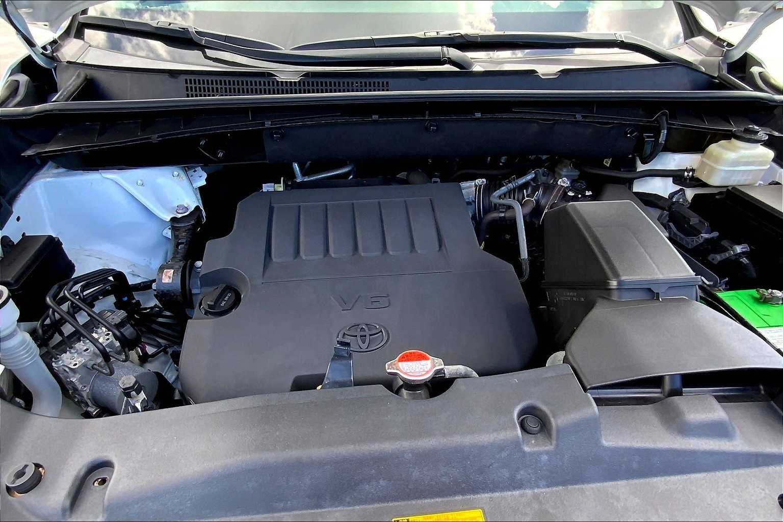 Thumbnail: 2016 Toyota Highlander - 9