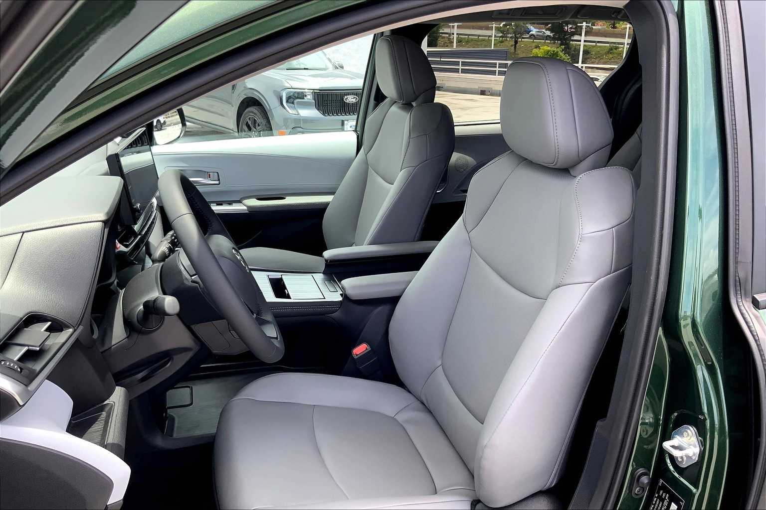 Thumbnail: 2025 Toyota Sienna - 11