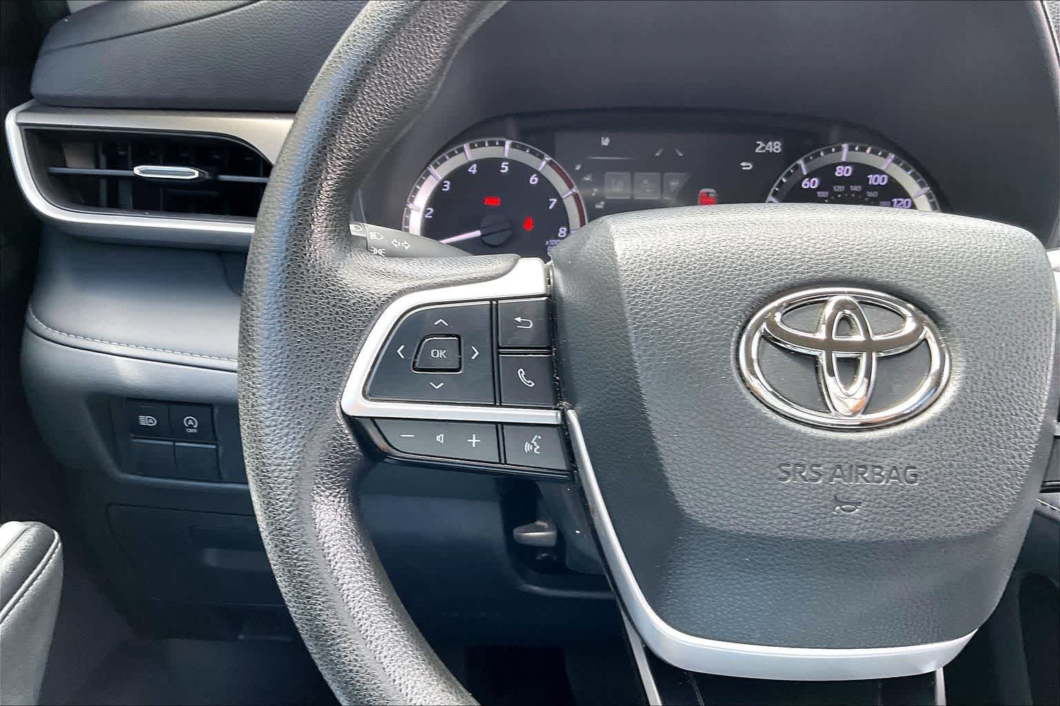 Thumbnail: 2023 Toyota Highlander - 24