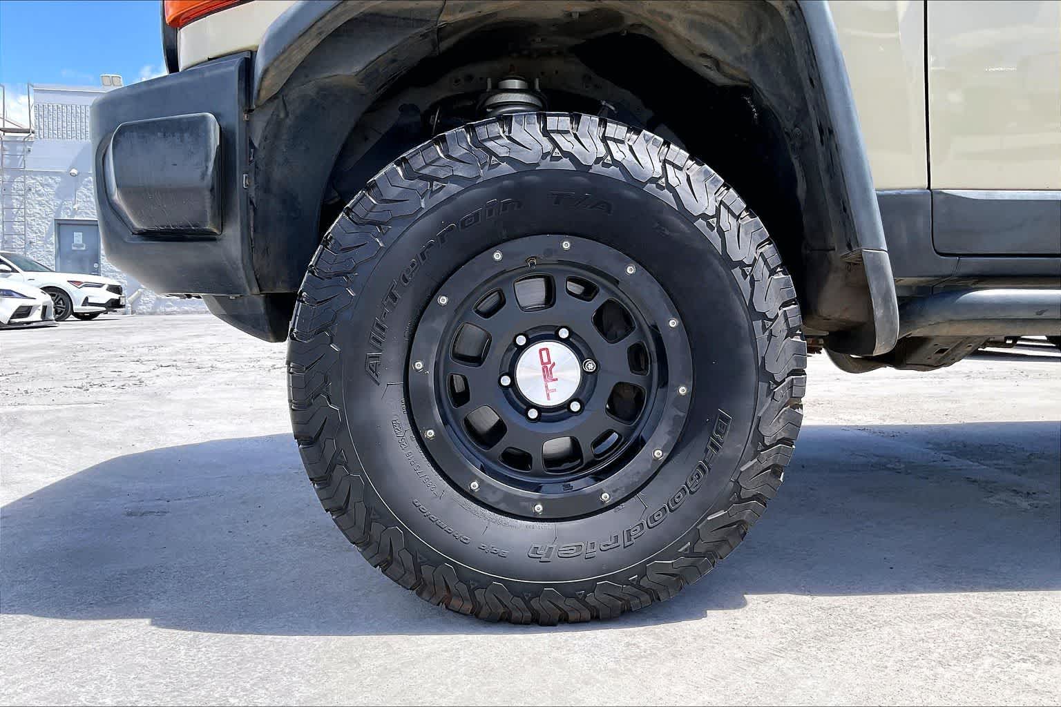 Thumbnail: 2010 Toyota FJ Cruiser - 8