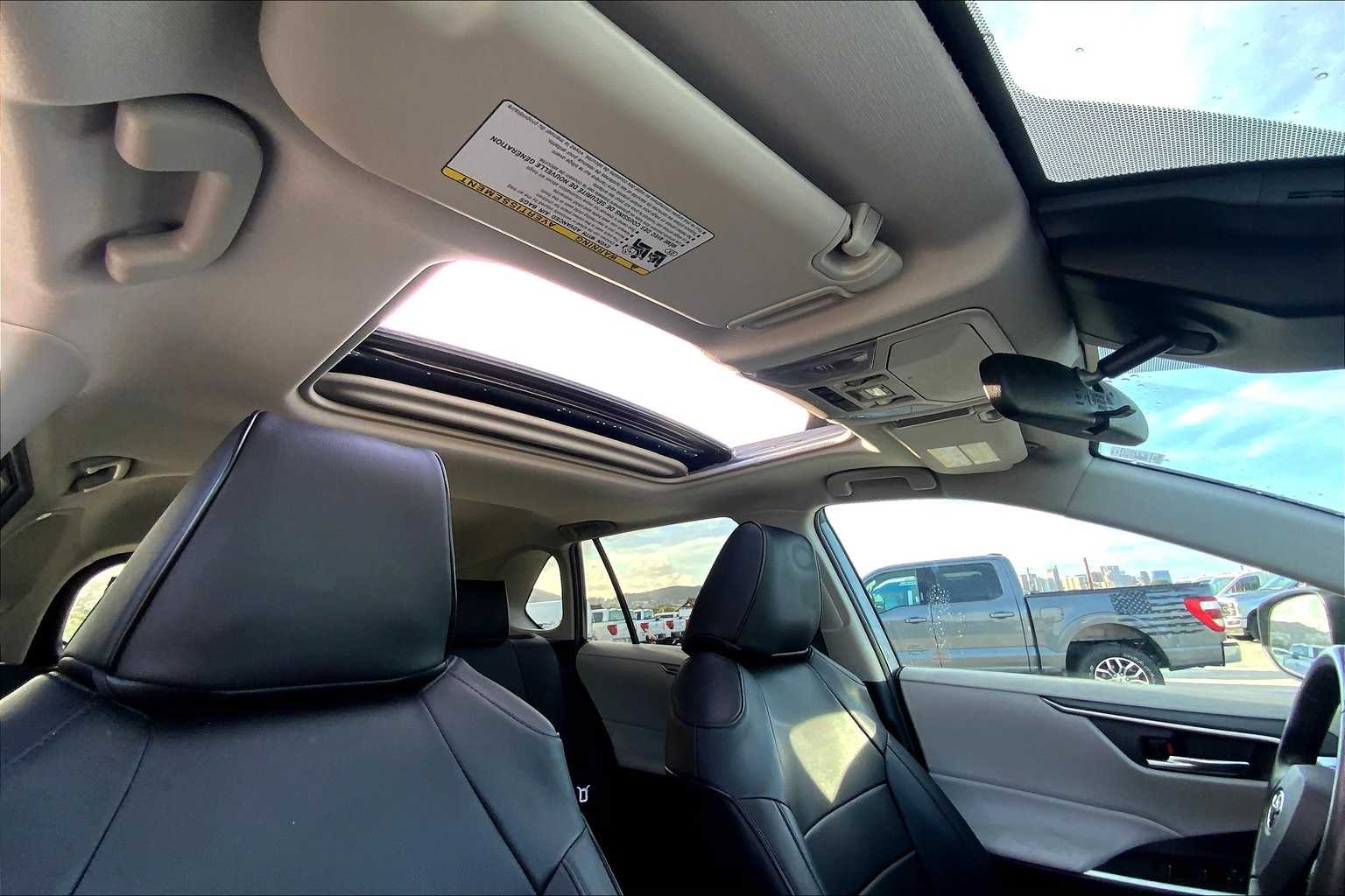 Thumbnail: 2022 Toyota RAV4 - 30