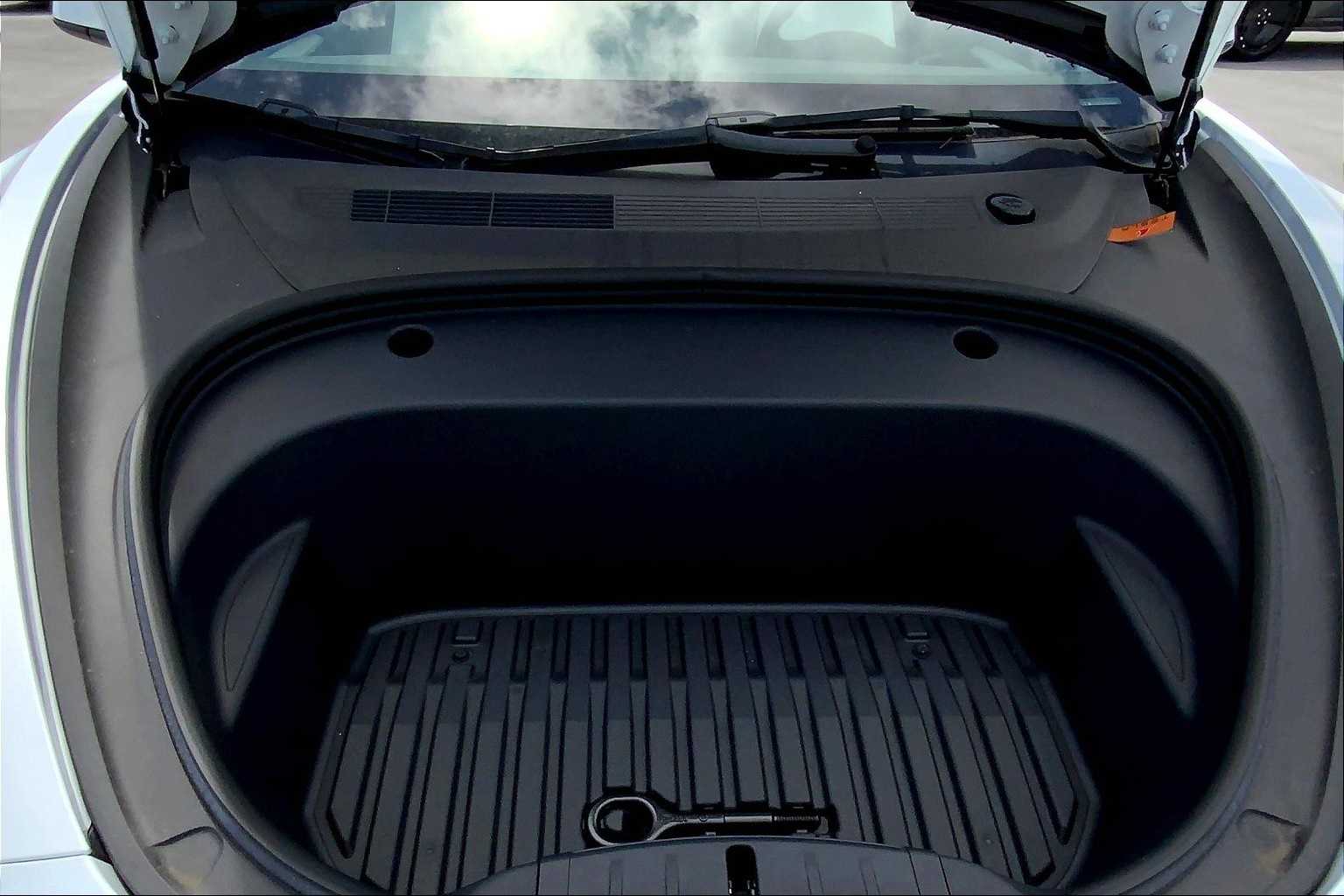 Thumbnail: 2022 Tesla Model 3 - 9