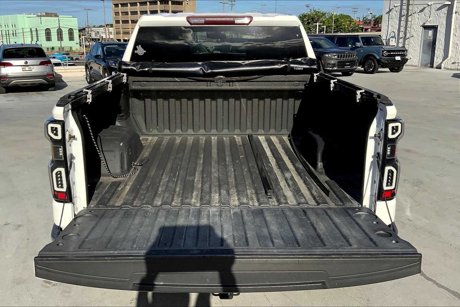 Thumbnail: 2019 Chevrolet Silverado 1500 - 18