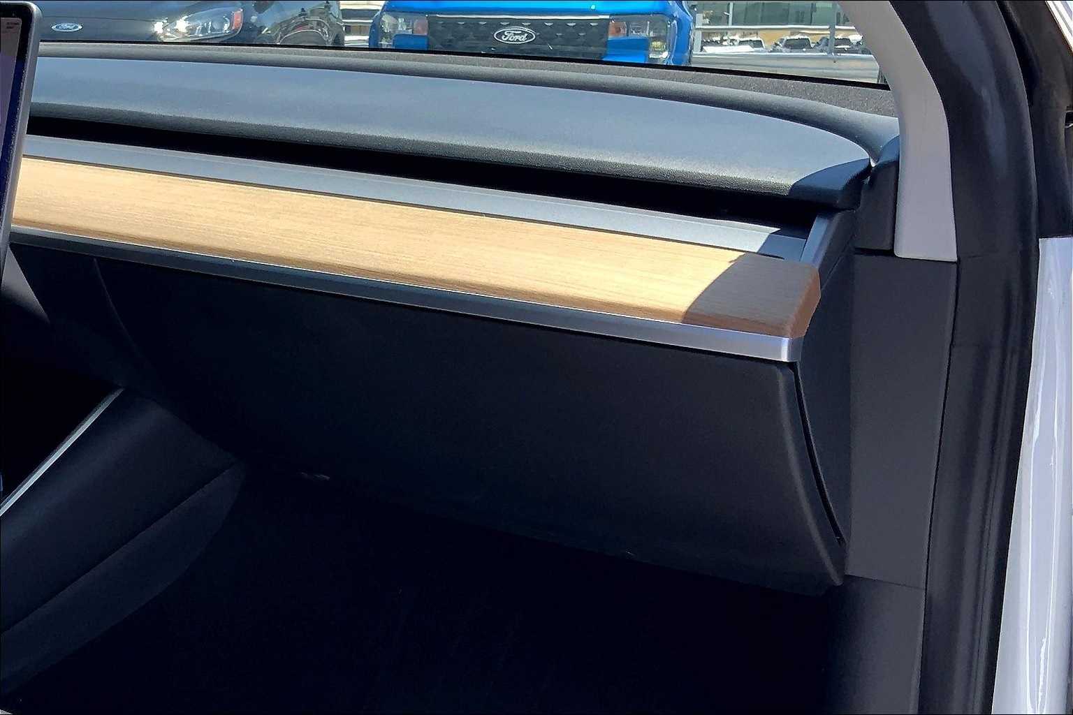 Thumbnail: 2019 Tesla Model 3 - 23