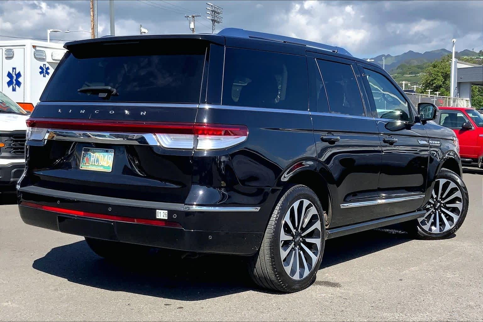 Thumbnail: 2022 Lincoln Navigator - 22
