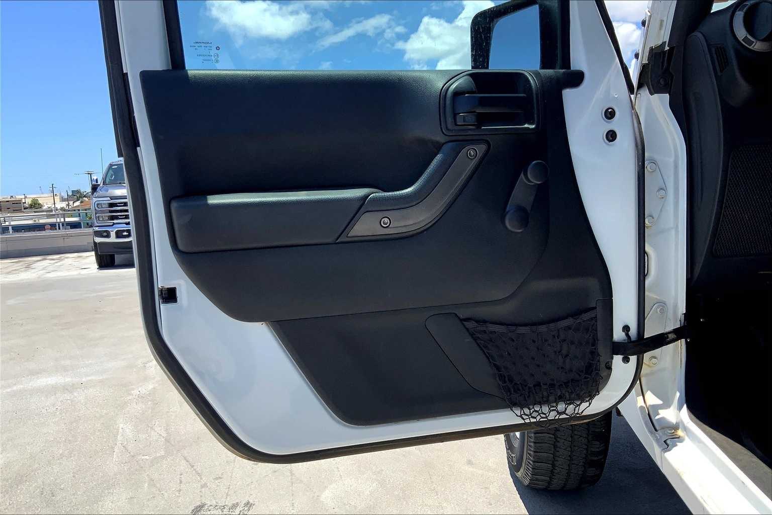 Thumbnail: 2017 Jeep Wrangler - 27